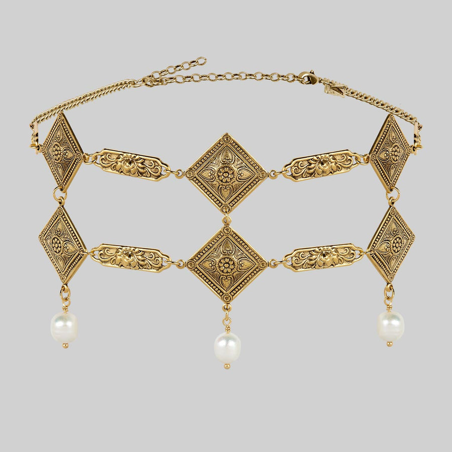 A DEEP LURE. Romantic Pearl Choker - Gold