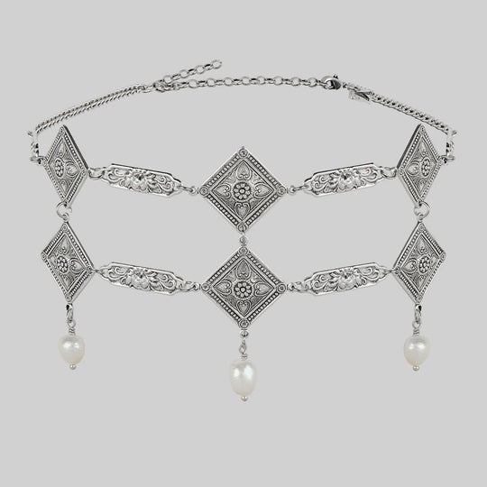 A DEEP LURE. Romantic Pearl Choker - Silver