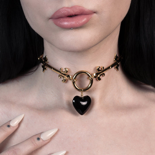 ARMOURED HEART. Black Glass Heart Hinged Choker - Gold