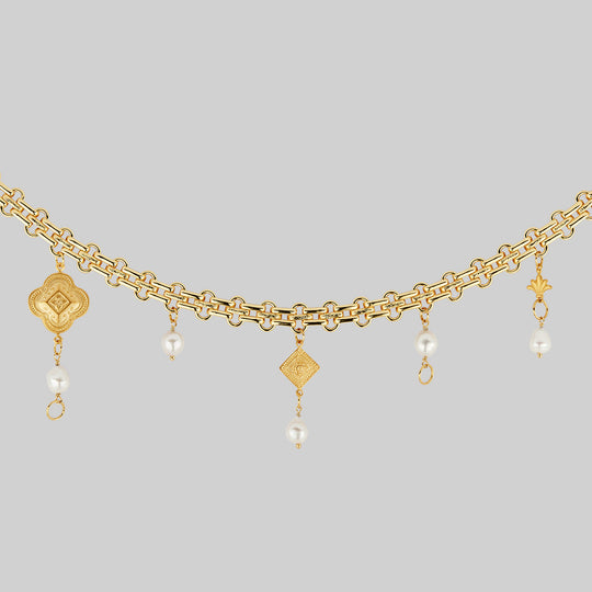 BANQUET. Pearl Charm Collar - Gold