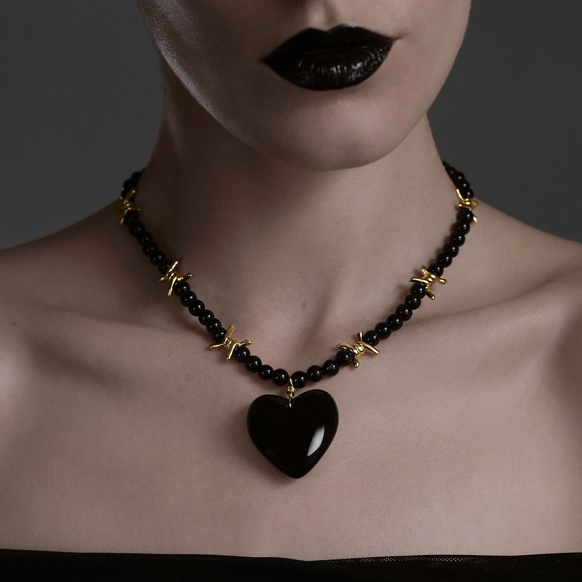 black onyx heart gothic chunky choker with gold barbed wire edgy necklace