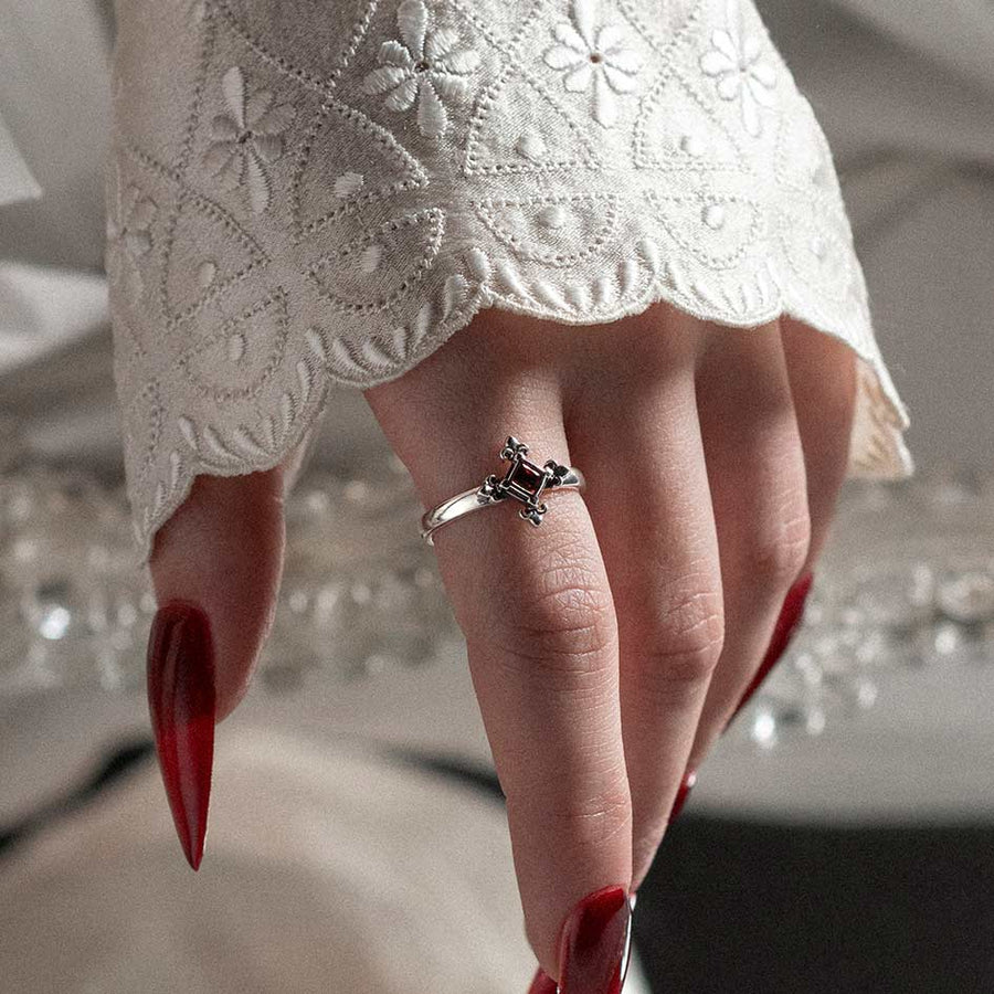 CRIMSON. Medieval Fleur de Lis Garnet Ring - Silver silver medieval fleur-de-lis garnet ring