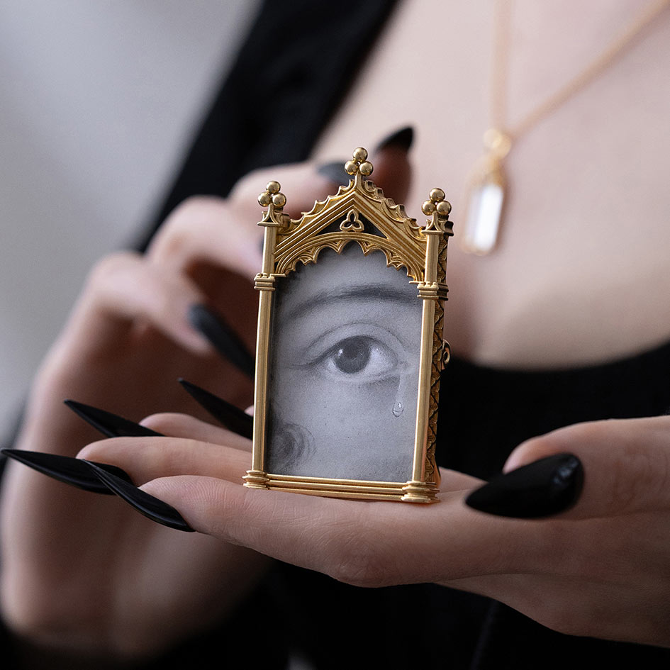 Gold Gothic cathedral window mini photo frame