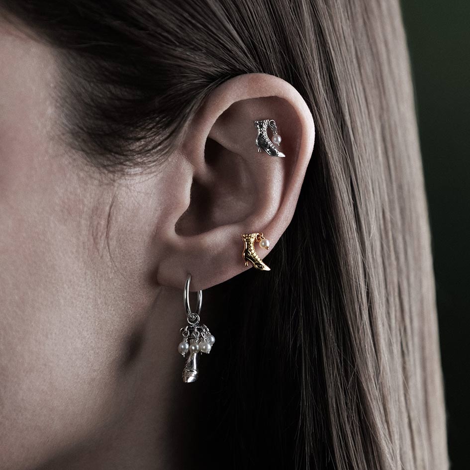 Gold witches boot with detailing stud earring with single pearl drop