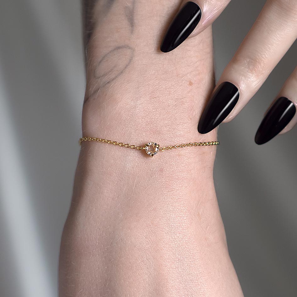 Gold Gothic Trefoil Glass Bracelet