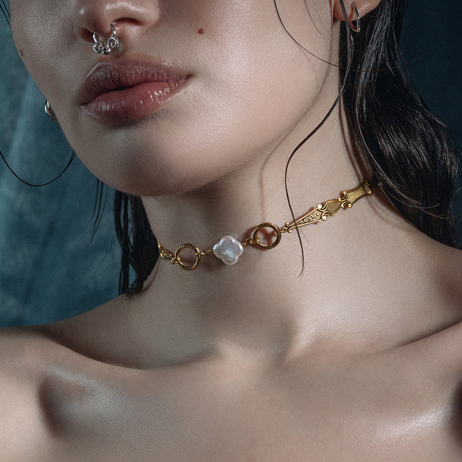 antique ornate quatrefoil pearl choker gold twisted rope rings