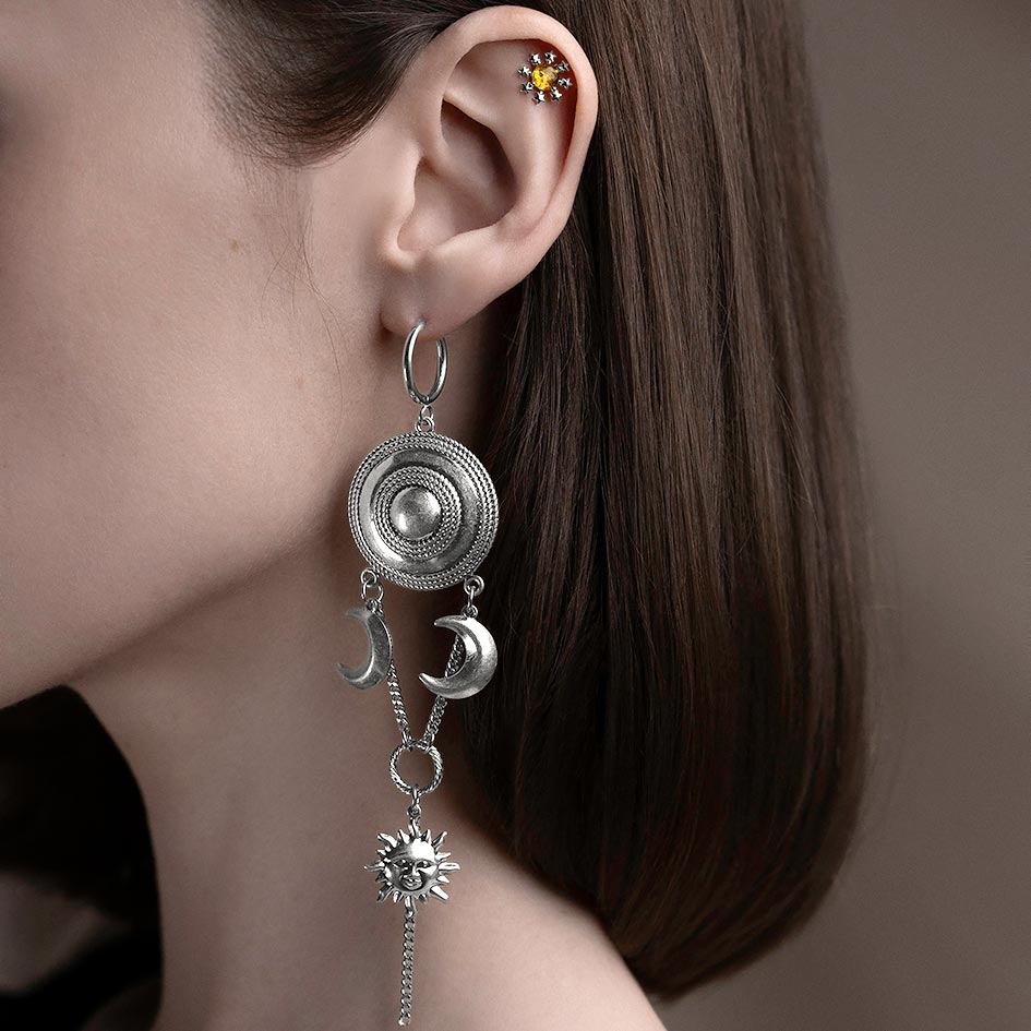 SOLARIS. Flaming Sun Amber Stud Earring - Silver