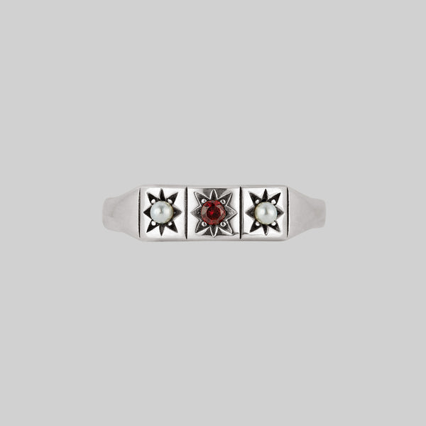 MARY. Garnet & Pearl Trilogy Ring - Silver