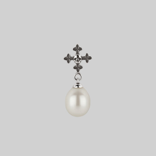 ELVIRA. Medieval Cross Garnet Necklace  - Silver