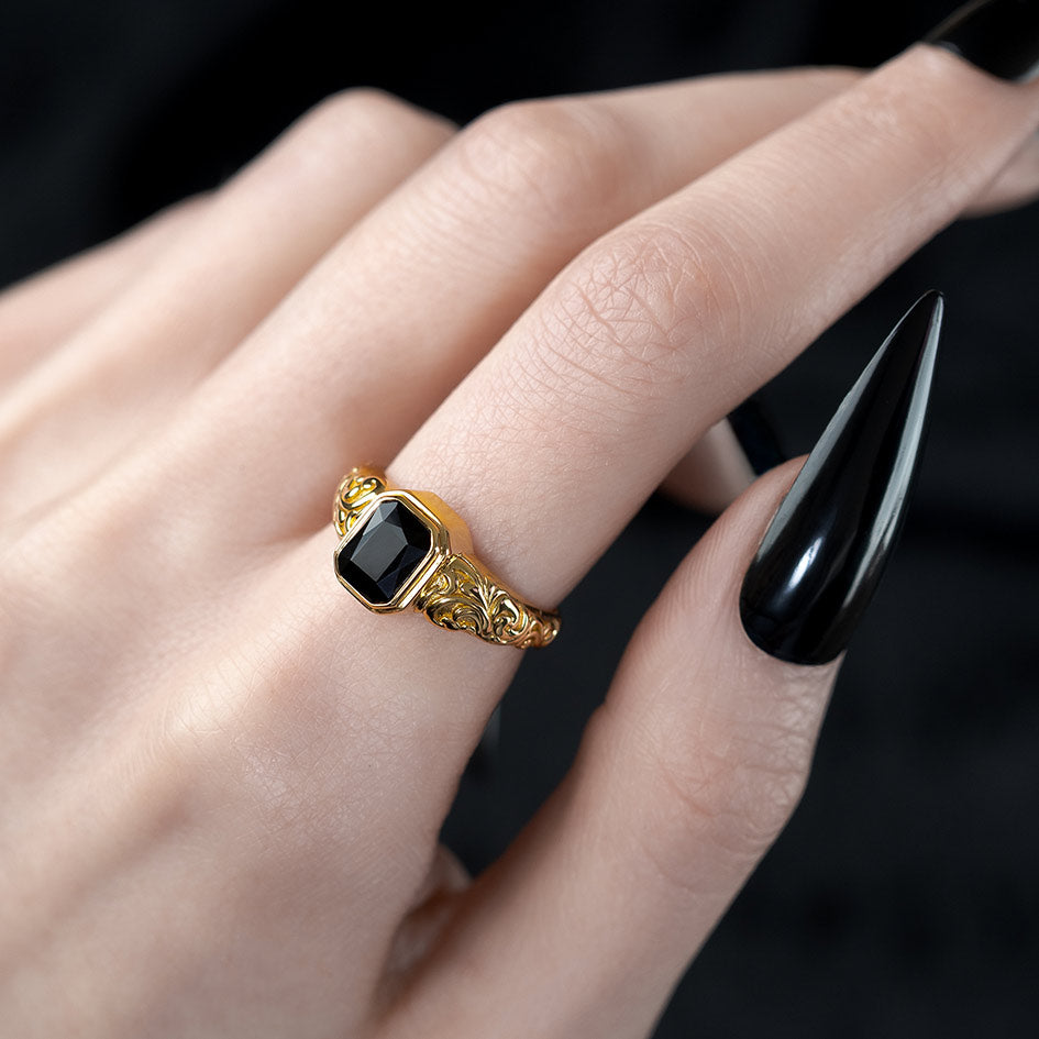 Onyx ashes keepsake cremation gold ring gothic