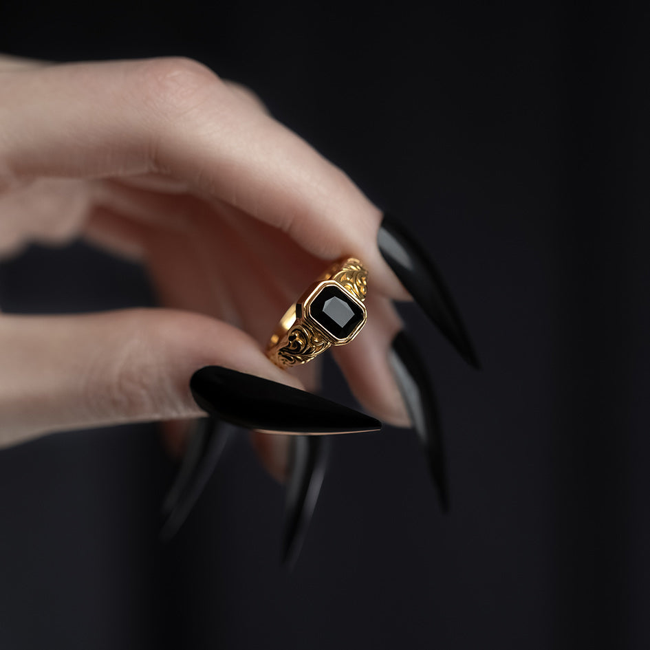 Black onyx ashes cremation gothic gold ring mourning jewellery