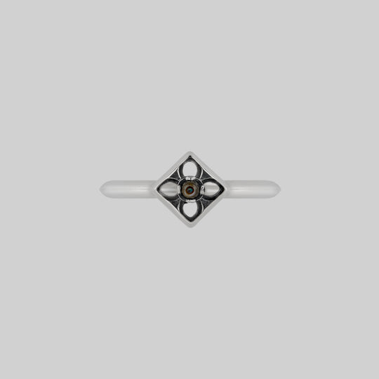QUEST. Gothic Tracery Abalone Shell Ring - Silver