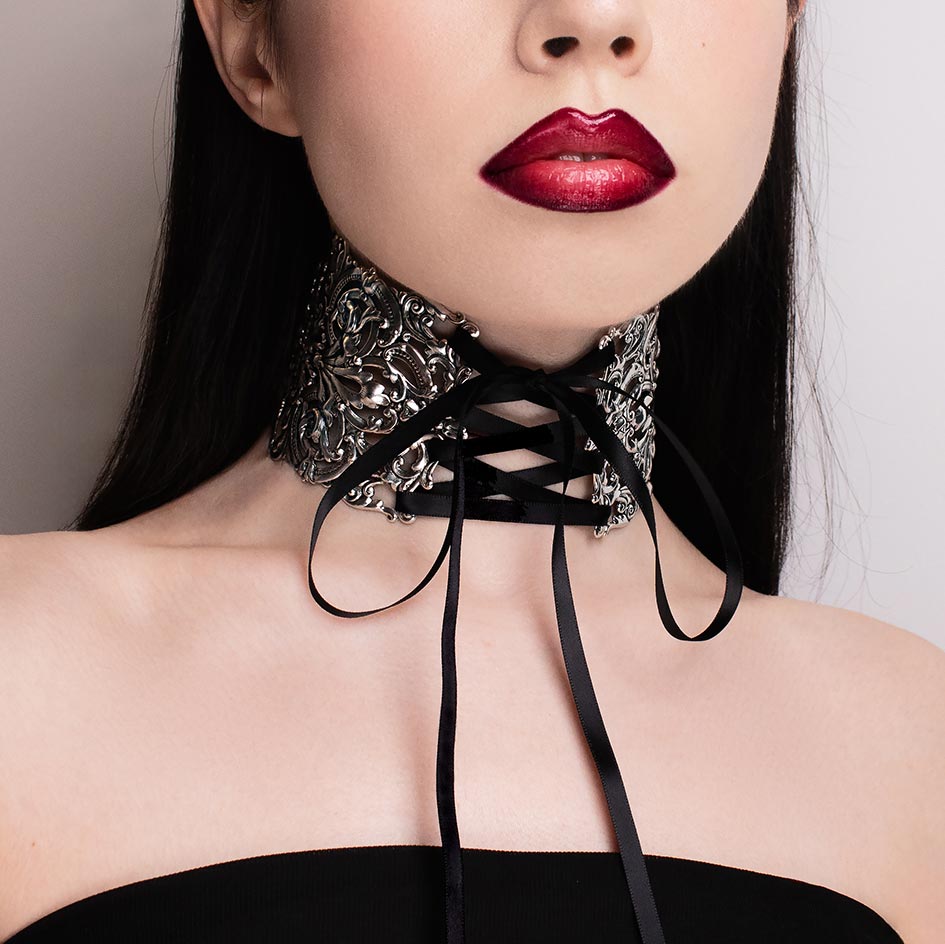 Regina silver ribbon choker with gothic ornate detailing