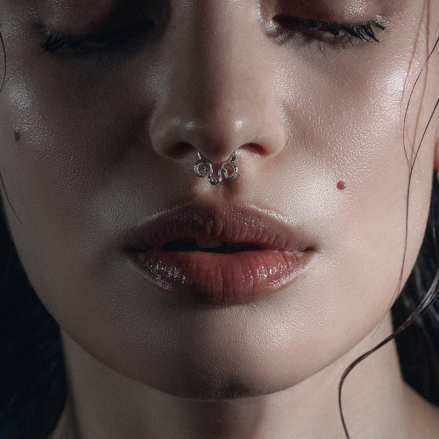 SERPENTINE. Sea Snake Bound Septum Clicker Ring - Silver dainty snake septum daith forward helix clicker ring silver