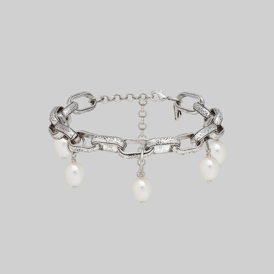 SOVEREIGN. Ornate Link Pearl Bracelet - Silver