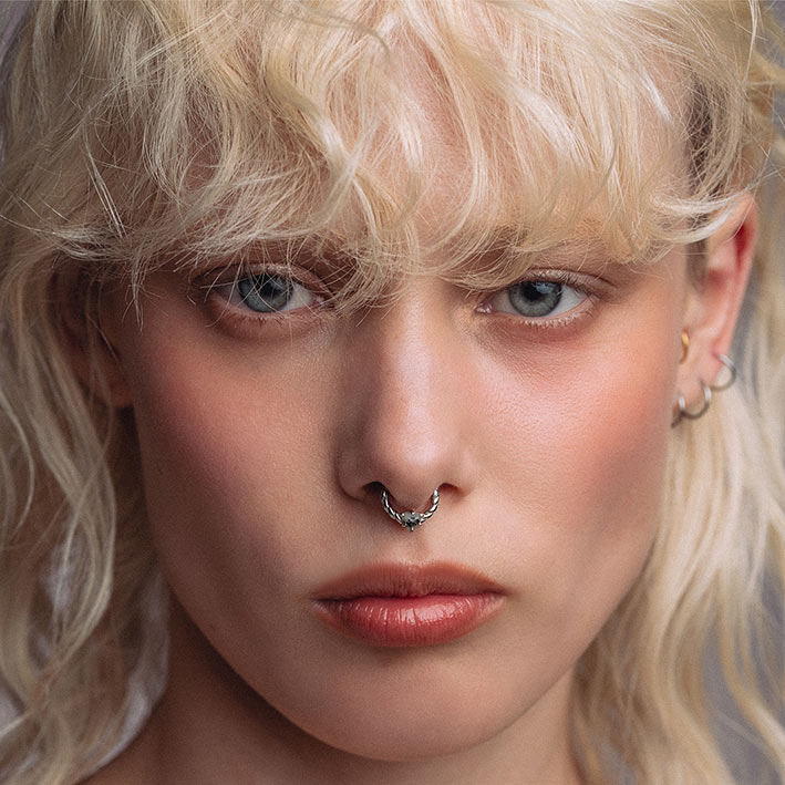 SPRITE. Clawed Heart Gemstone Septum Clicker Ring - Silver heart gemstone silver septum hoop