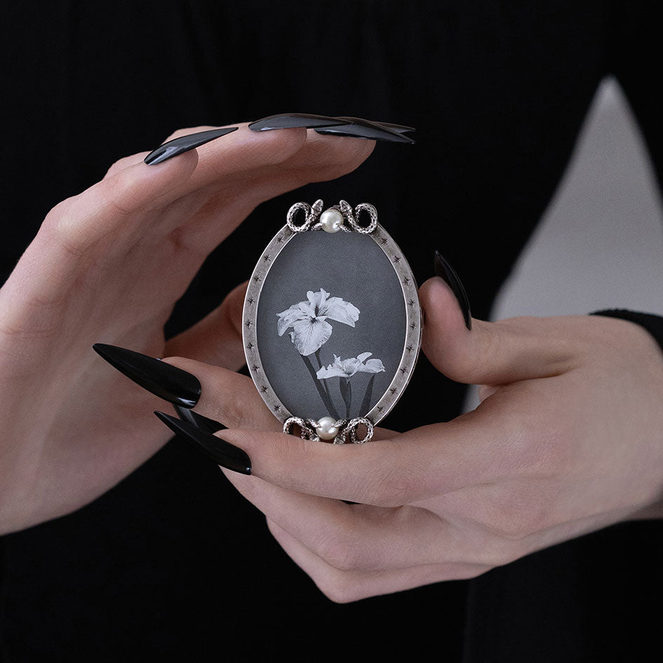 Silver serpent gothic pearl mini photo frame