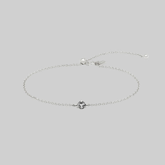 VEIL. Gothic Trefoil Glass Bracelet - Silver