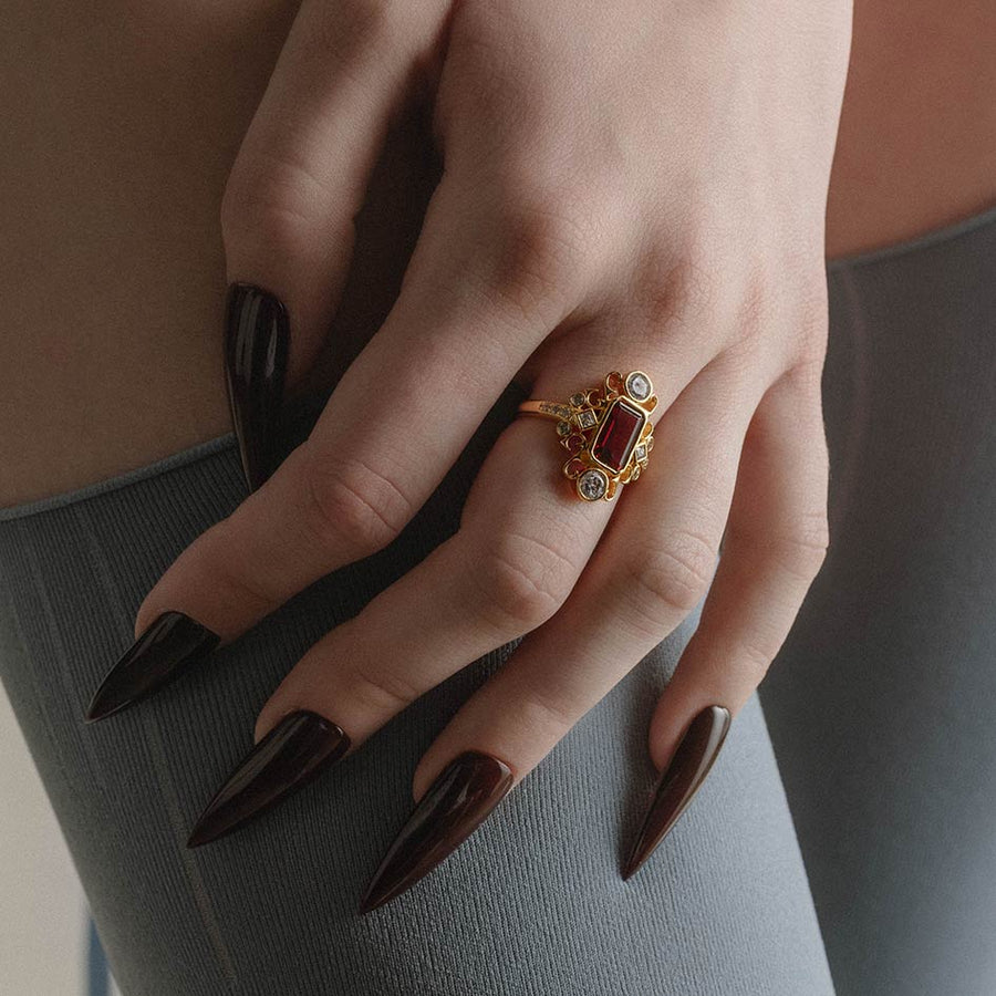 18k gold garnet cocktail ring