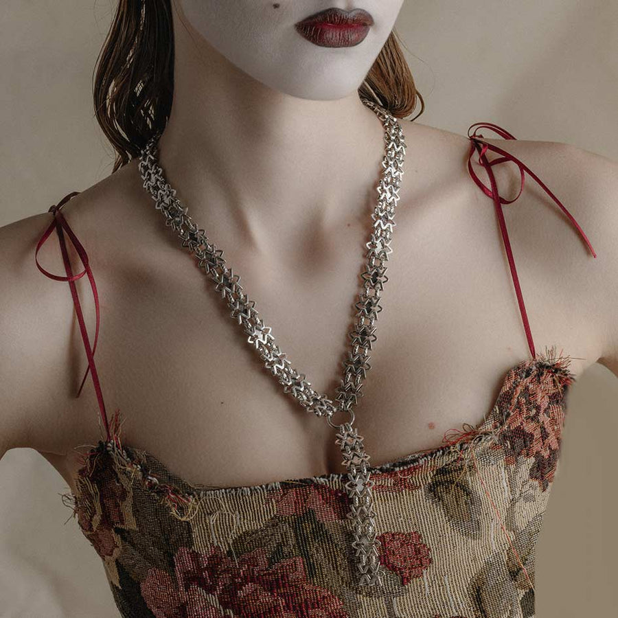 MIMI. Statement Lariat Chain - Silver silver gothic chunky chain on model
