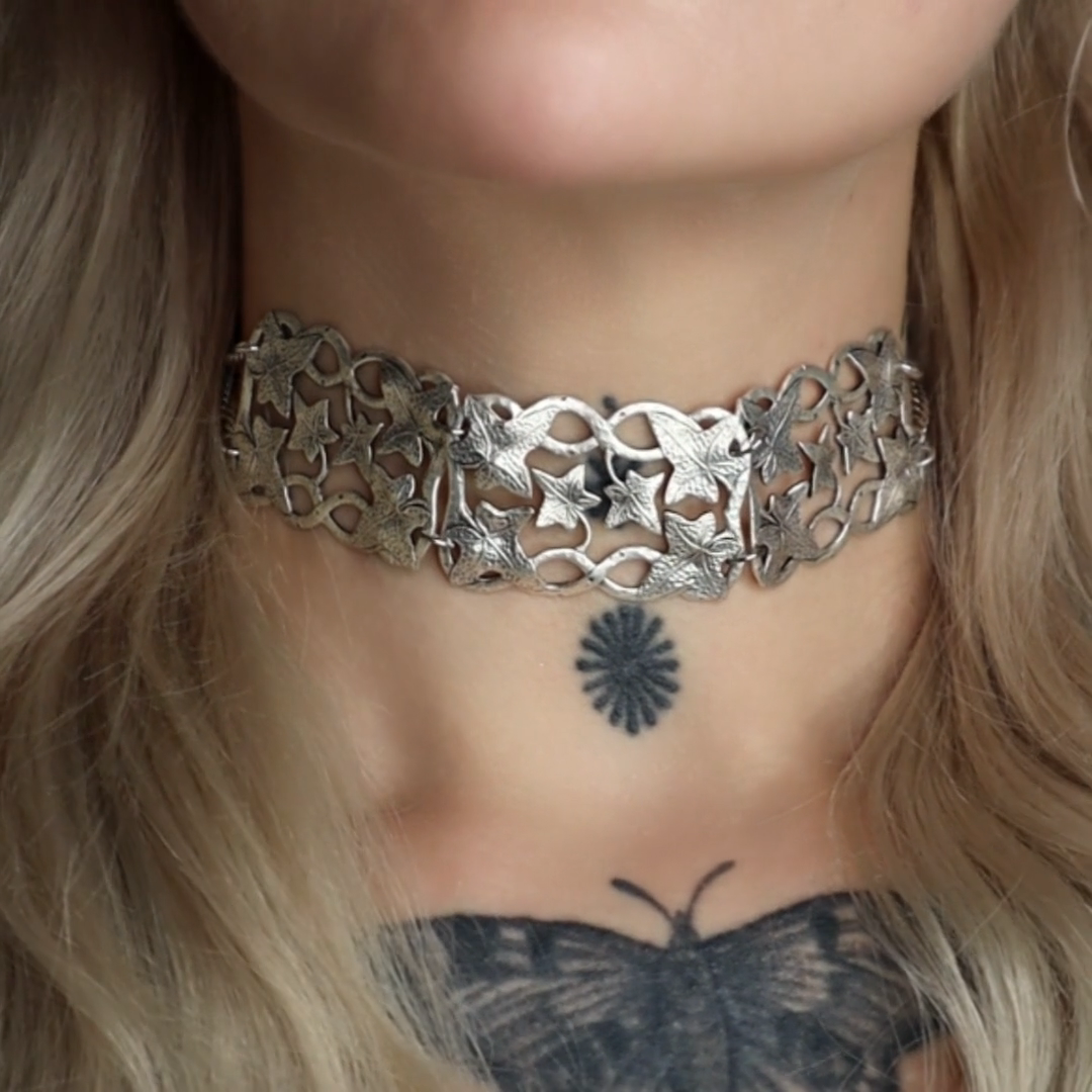 wide climbing ivy choker silver