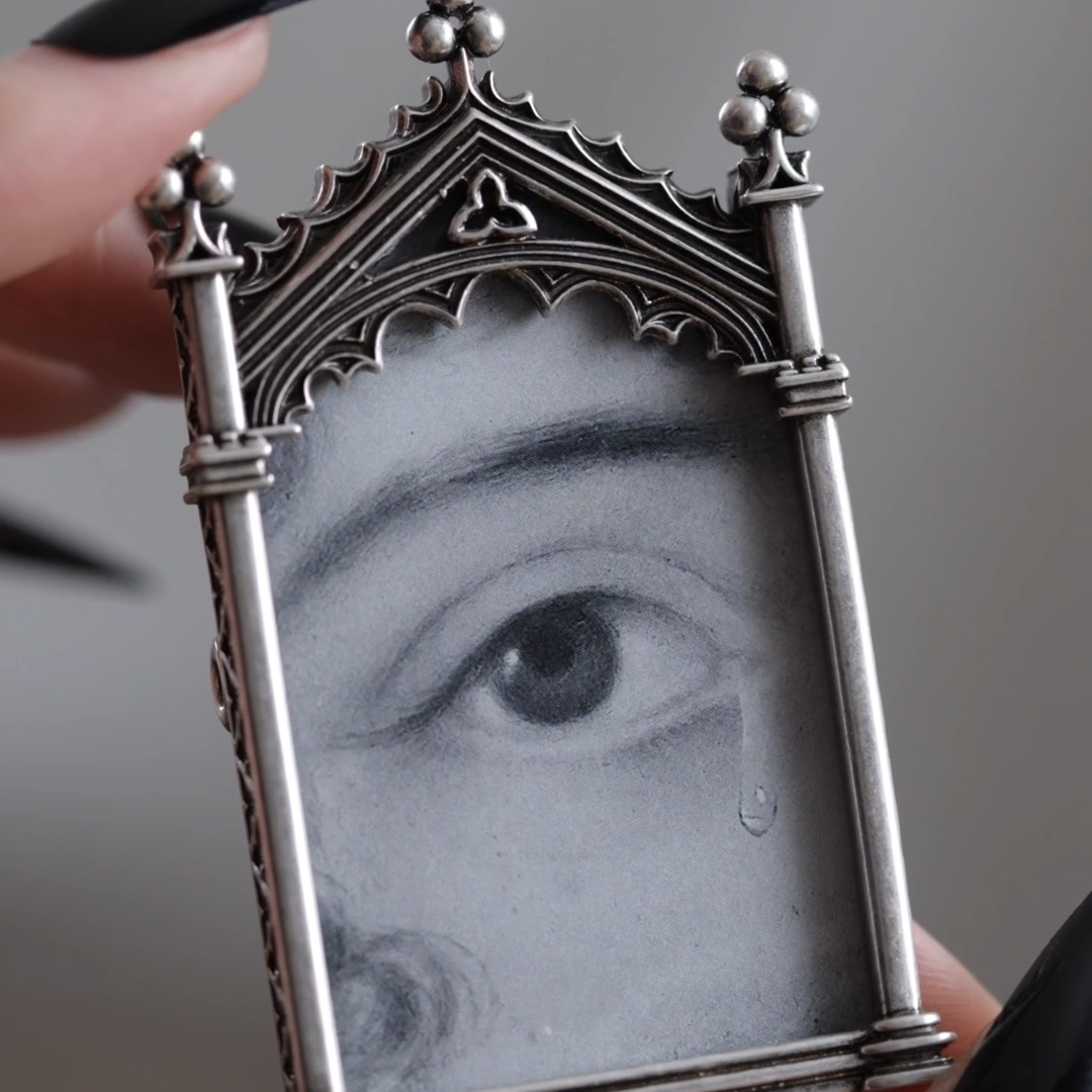 Lenore silver gothic arch window photo frame