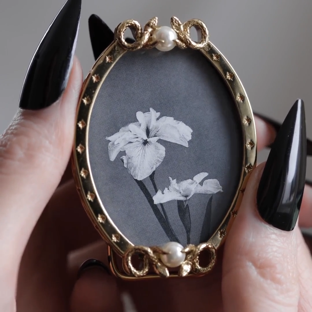 Gold gothic pearl snake mini photo frame