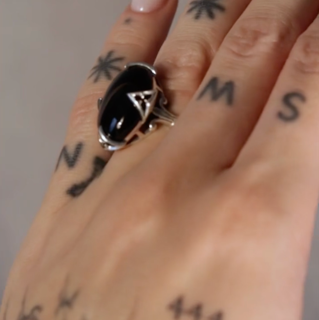 Circinus moon black onyx gemstone ring video