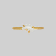 Gold Yang white stone ring