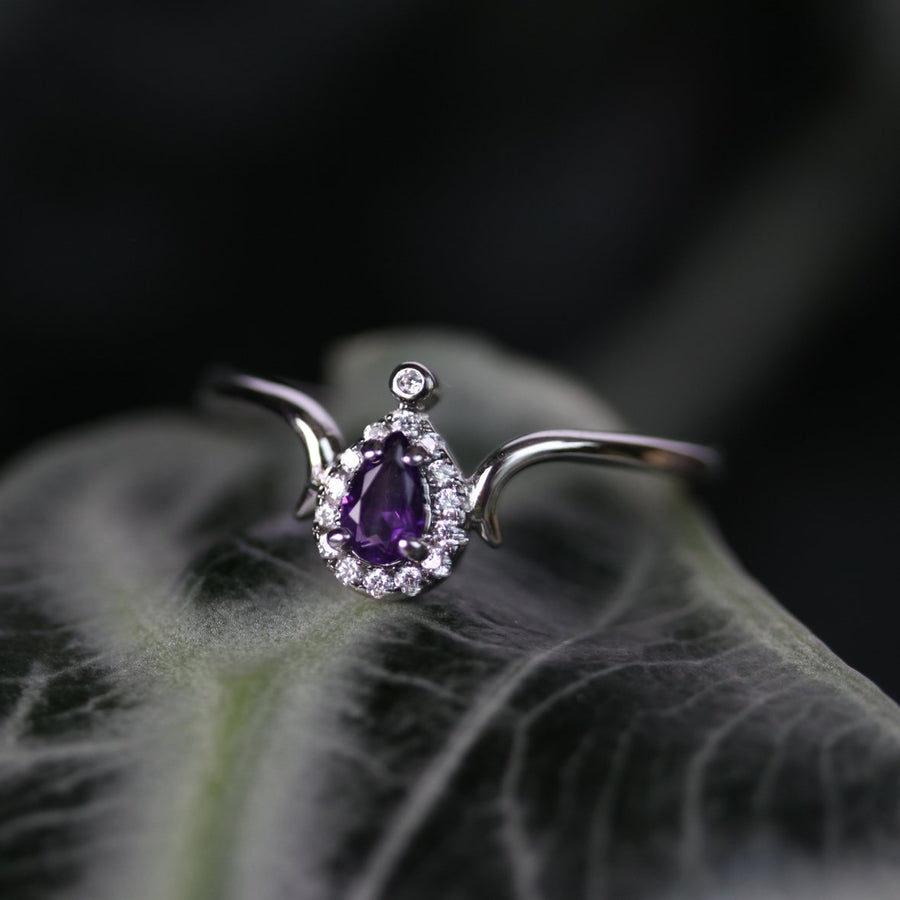 MONTAGUE. Amethyst Teardrop Silver Ring MONTAGUE. Amethyst Teardrop Silver Ring