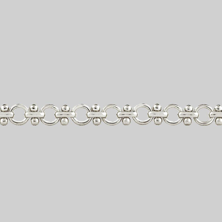 delicate circle chain choker