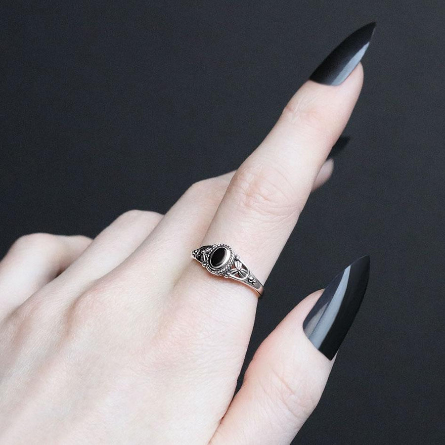 DARK SOUL. Detailed Onyx Silver Ring sterling silver detailed black gemstone ring