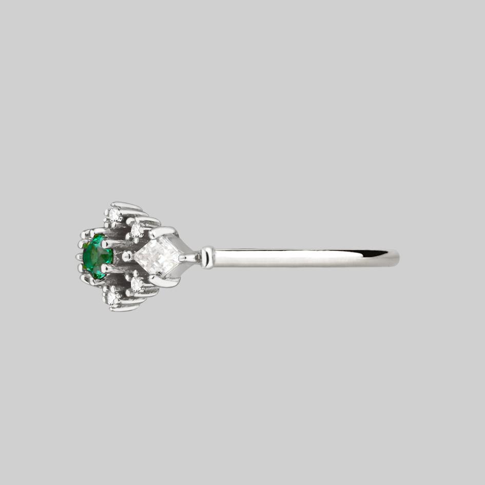 silver ring with green quartz gemstone