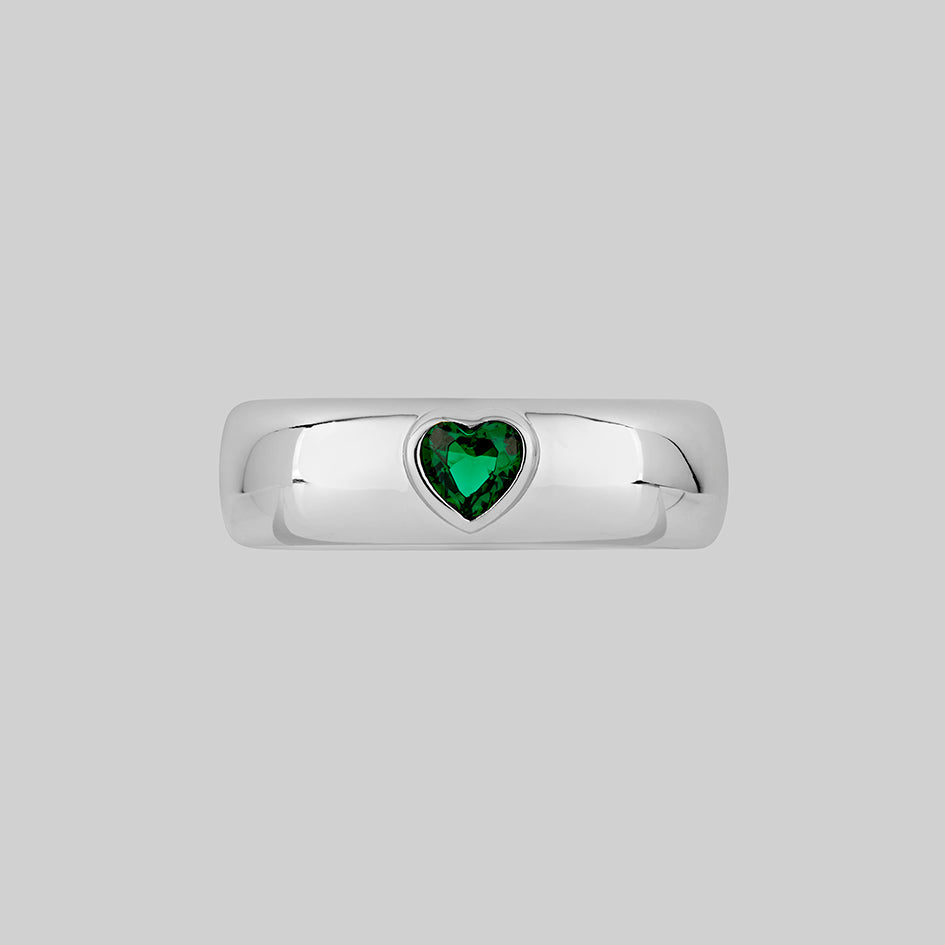 green heart silver band ring