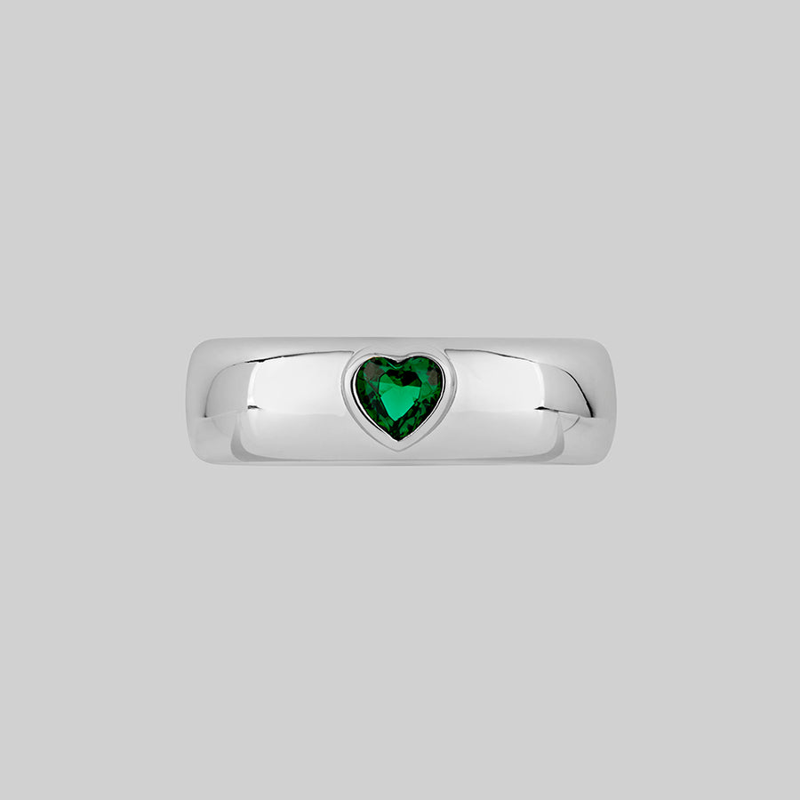 green heart silver band ring