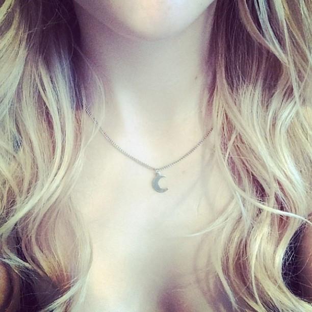 AYSU. Mini Moon Crescent Necklace Necklace - AYSU. Mini Moon Crescent Necklace