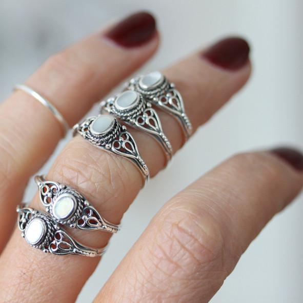 SEA GYPSY. Antique Mother of Pearl Ring Ring - SEA GYPSY. Antique Mother Of Pearl Ring