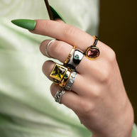 green heart band ring