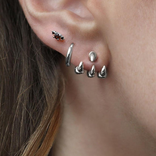 NASRA. Silver Claw Earring - Lobe/Helix