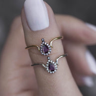 MONTAGUE. Amethyst Teardrop Silver Ring