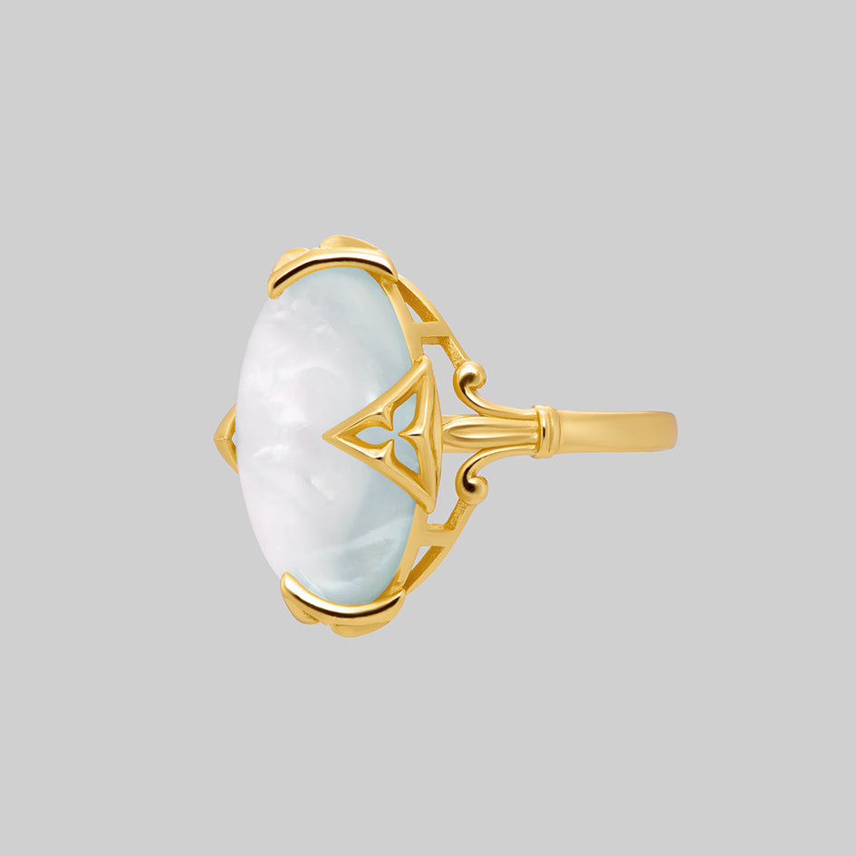 Circinus gold gothic pearl ring, side view