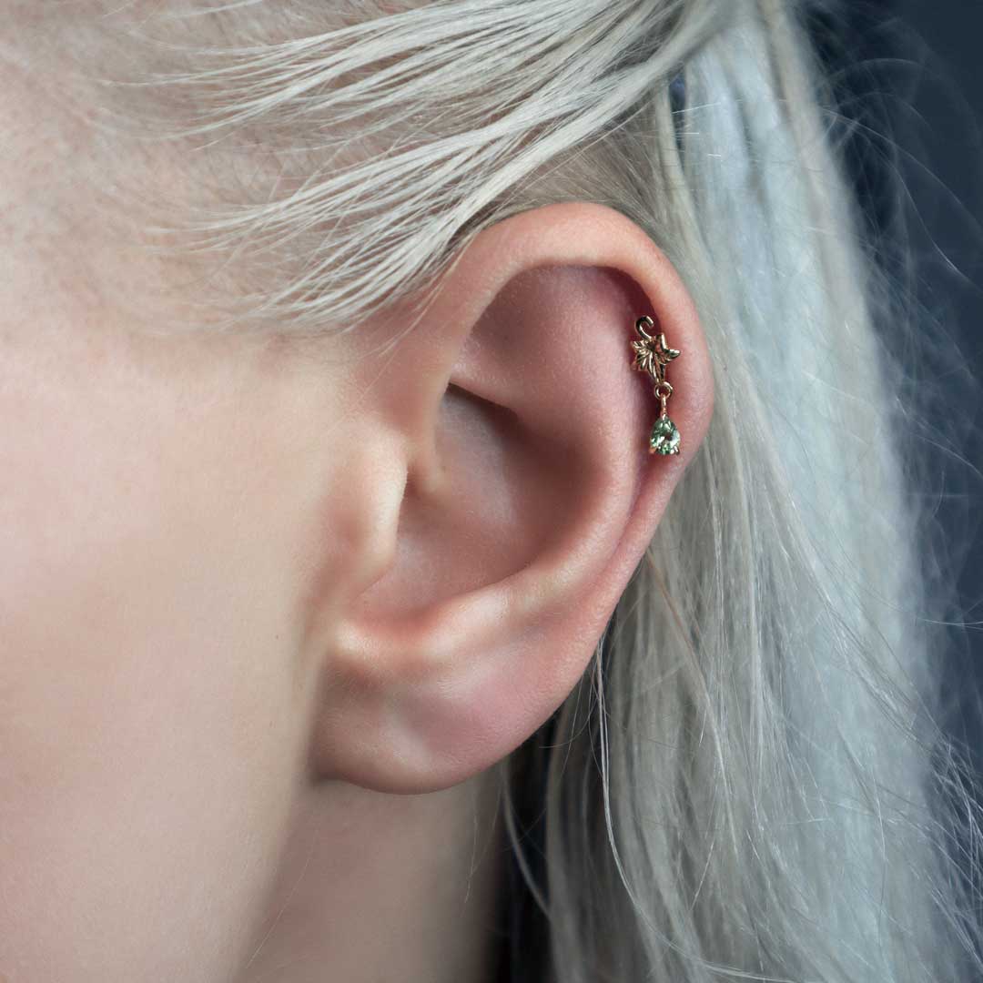 ivy leaf peridot drop ear stud gold