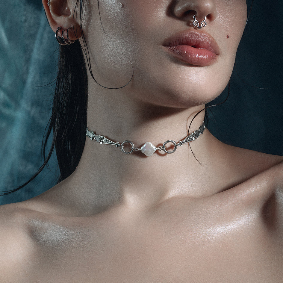 antique ornate quatrefoil pearl choker silver twisted rope rings