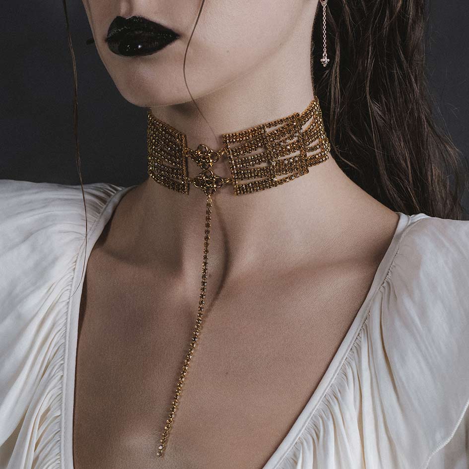 Model wearing Maryse gold chainmail dazzle chain choker