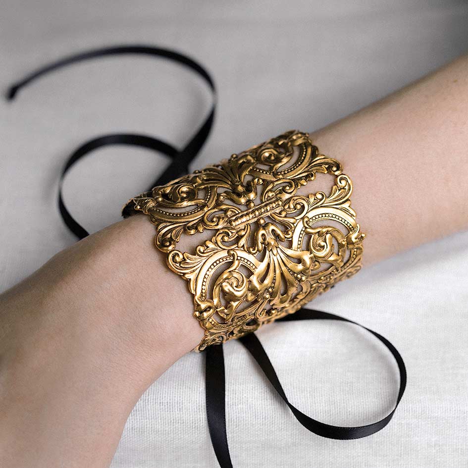 REGINA. Grand Baroque Corset Cuff - Gold