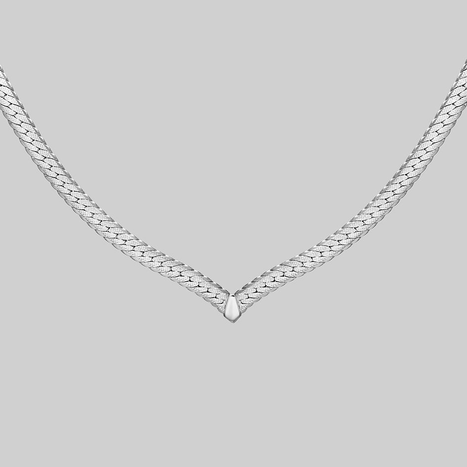 Silver chevron style chain necklace 