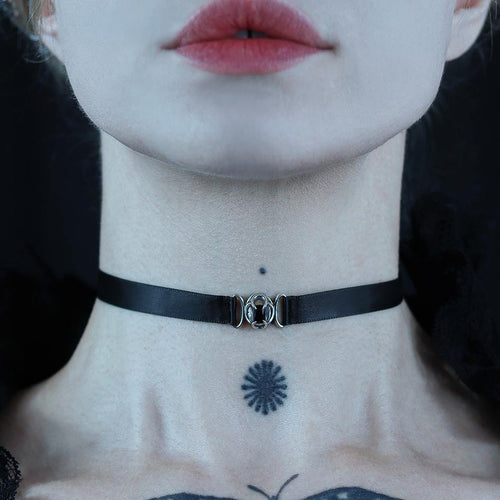 SOLEMN. Black Enamel Heart Satin Choker - Gold