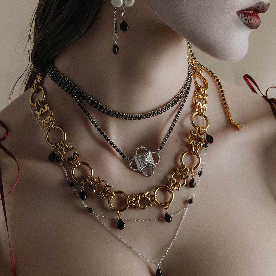 EMELIA. Crested Dazzle Chain Choker - Silver | REGALROSE