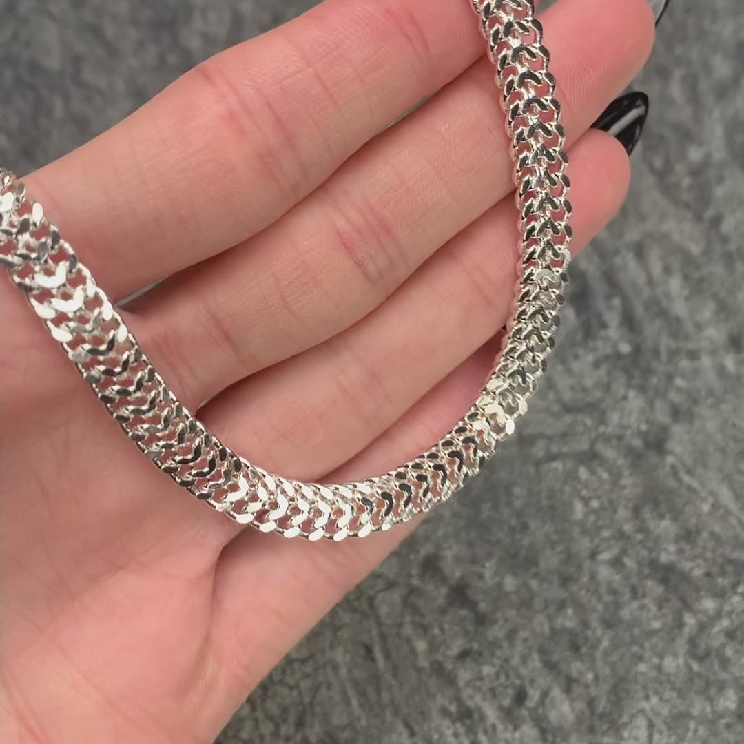 SOLACE. Wide Curb Chain Choker - Gold
