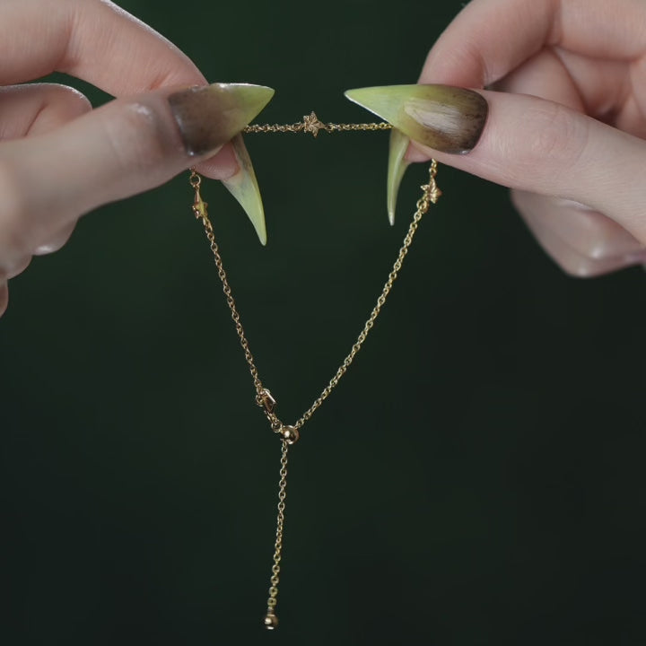 Tiny ivy leaf chain bracelet with adjustable slider